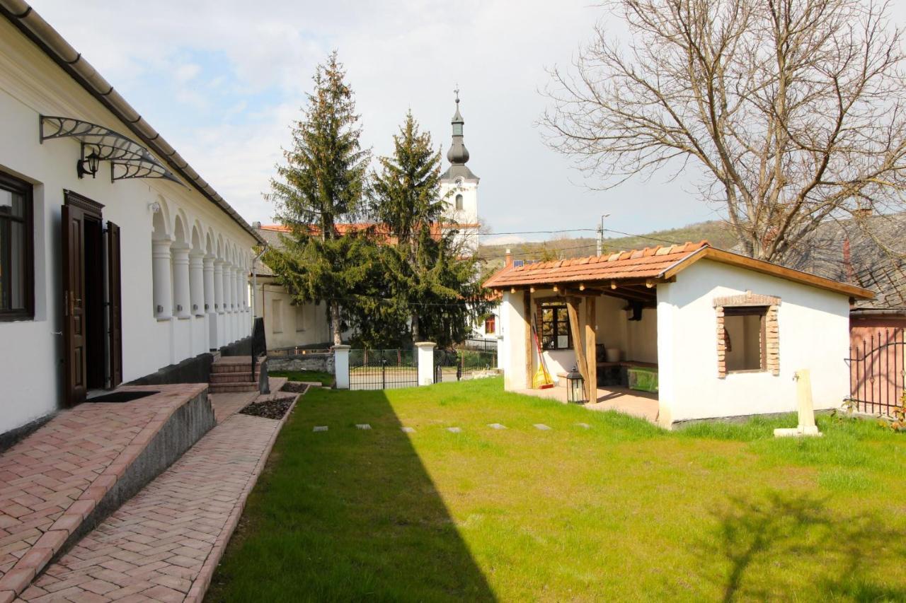 Hotel Antik Vendégház Nagyvisnyó Exterior foto