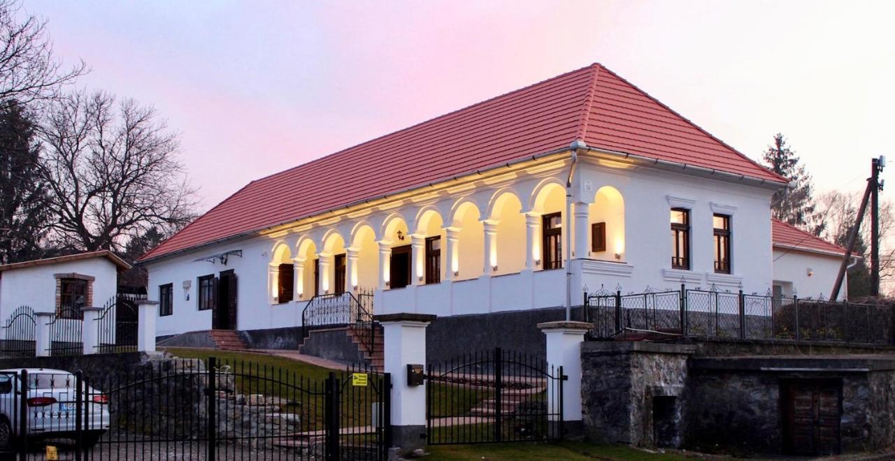 Hotel Antik Vendégház Nagyvisnyó Exterior foto