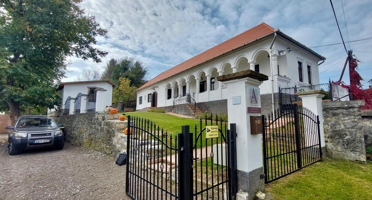 Hotel Antik Vendégház Nagyvisnyó Exterior foto